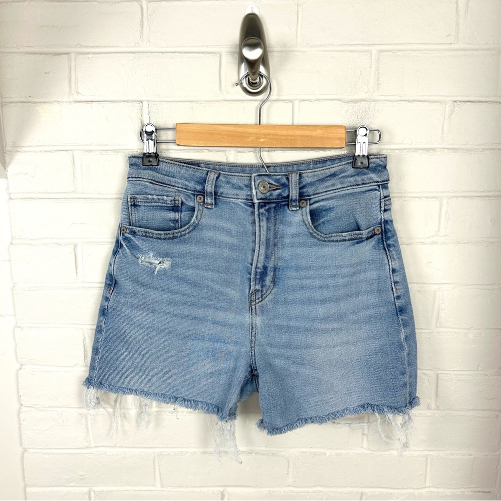 American Eagle Light Wash Mom Jean Shorts Size 2 Long